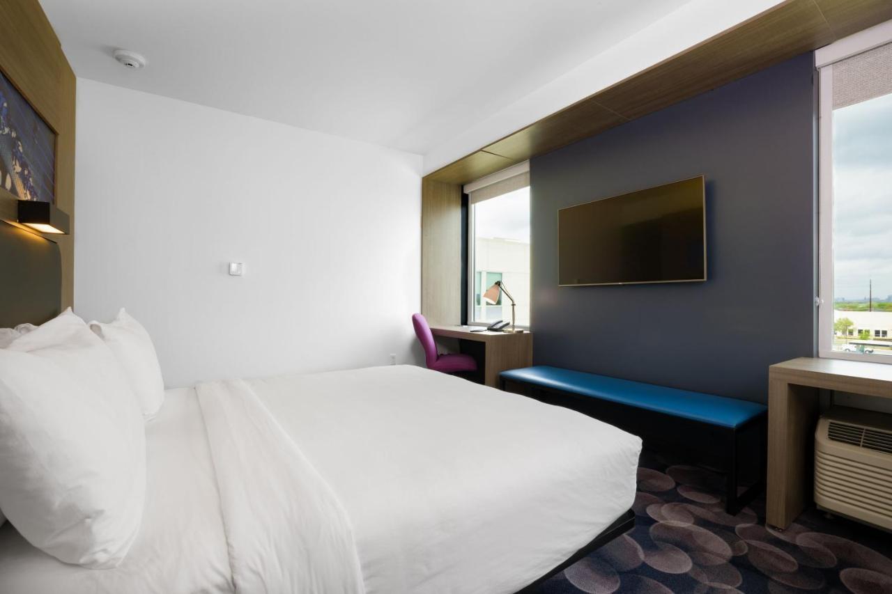 Hotel Aloft Austin Airport Extérieur photo